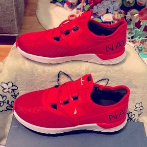 Boys Nautica Size US 2 Sneakers
